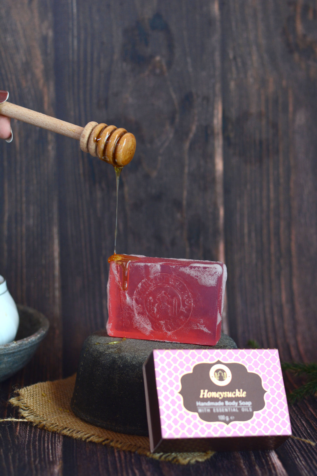 Luxury Veda Soap Honeysuckle